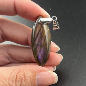 Pendentif en labradorite n°1 3