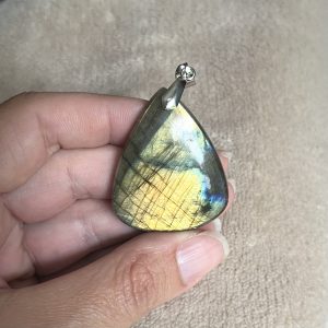 Pendentif en labradorite n°8 - Lumina Vitae