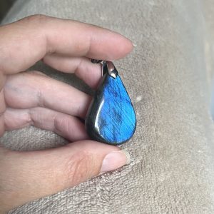 Pendentif en labradorite n°9 - Lumina Vitae
